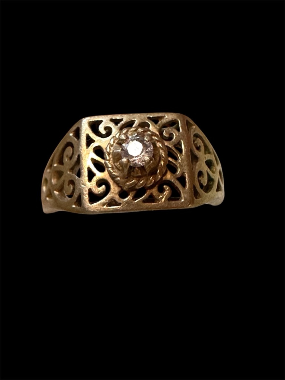 Vintage 14k Gold Filigree Ring with Clear Stone - Elegant Women’s Jewelry - Picture 5 of 7